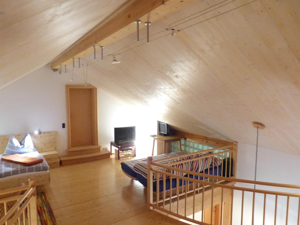 Sagmeister Loft Apartment Jenig Room photo