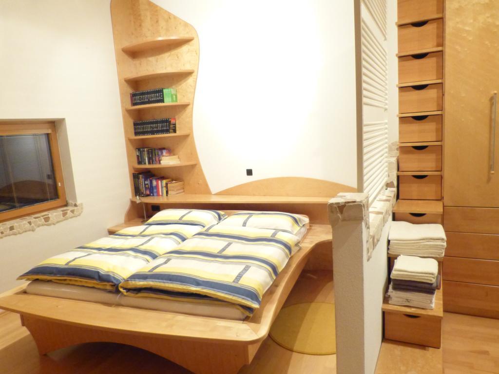 Sagmeister Loft Apartment Jenig Room photo
